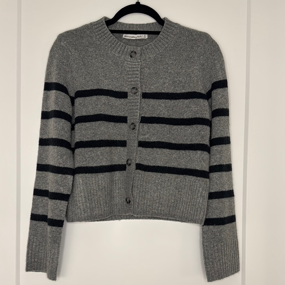 Abercrombie and Fitch Gray and Black Striped Women's Sweater and tank top set